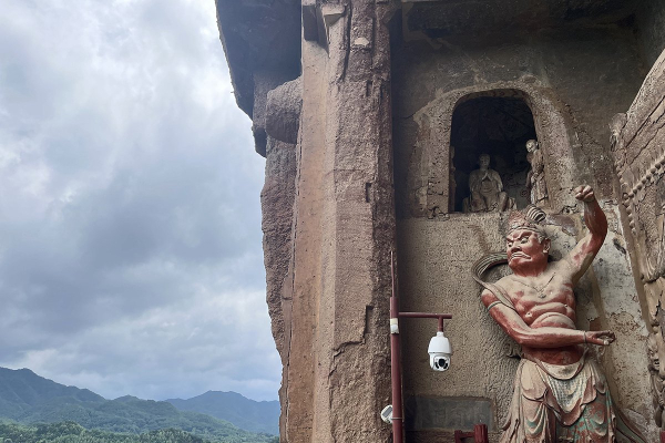 Летящая лошадь, храм-муравейник и лапша. Россияне массово едут в самый закрытый район Китая. Почему там нужно непременно побывать? Летящая лошадь, храм-муравейник и лапша. Россияне массово едут в самый закрытый район Китая. Почему там нужно непременно побывать?