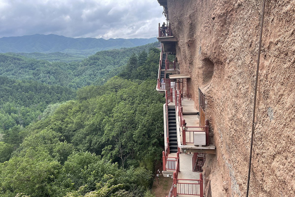 Летящая лошадь, храм-муравейник и лапша. Россияне массово едут в самый закрытый район Китая. Почему там нужно непременно побывать? Летящая лошадь, храм-муравейник и лапша. Россияне массово едут в самый закрытый район Китая. Почему там нужно непременно побывать?