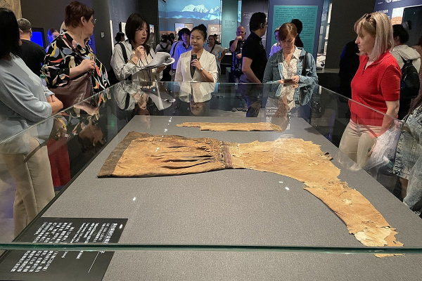 Летящая лошадь, храм-муравейник и лапша. Россияне массово едут в самый закрытый район Китая. Почему там нужно непременно побывать? Летящая лошадь, храм-муравейник и лапша. Россияне массово едут в самый закрытый район Китая. Почему там нужно непременно побывать?