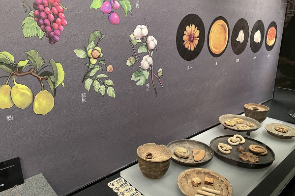 Летящая лошадь, храм-муравейник и лапша. Россияне массово едут в самый закрытый район Китая. Почему там нужно непременно побывать? Летящая лошадь, храм-муравейник и лапша. Россияне массово едут в самый закрытый район Китая. Почему там нужно непременно побывать?