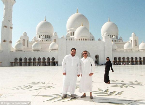 Самые смешные фотобомбы на снимках из отпуска Самые смешные фотобомбы на снимках из отпуска