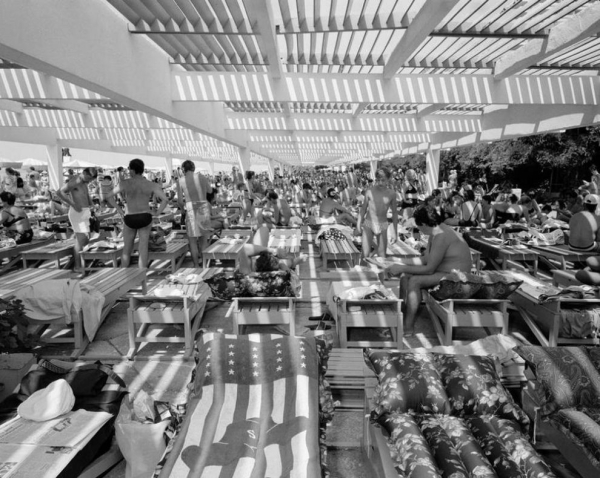 Сочи — российская ривьера 1988 года в фотографиях Карла де Кейзера Сочи — российская ривьера 1988 года в фотографиях Карла де Кейзера