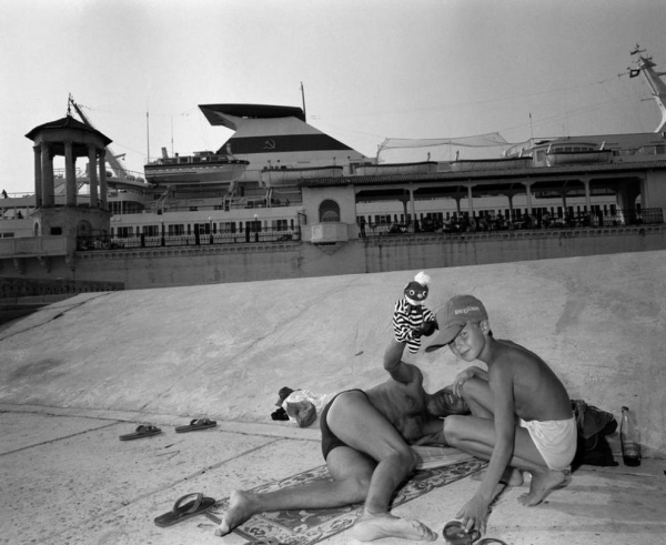 Сочи — российская ривьера 1988 года в фотографиях Карла де Кейзера Сочи — российская ривьера 1988 года в фотографиях Карла де Кейзера