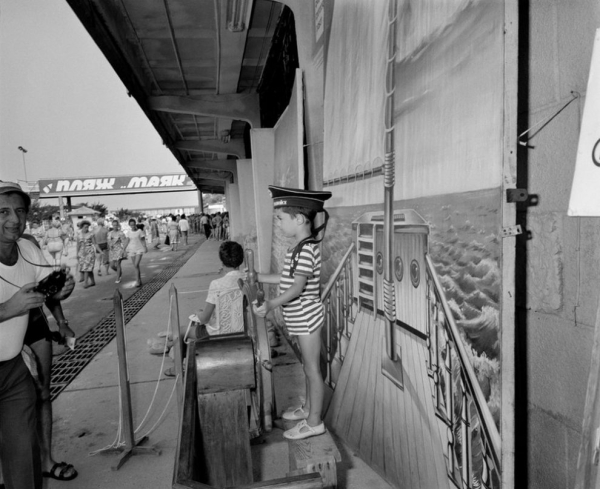 Сочи — российская ривьера 1988 года в фотографиях Карла де Кейзера Сочи — российская ривьера 1988 года в фотографиях Карла де Кейзера
